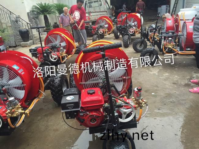 自(zi)走(zou)式(shi)風送(song)打藥(yao)機