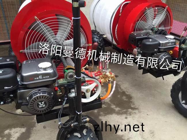 自走(zou)式(shi)風(feng)送打藥機